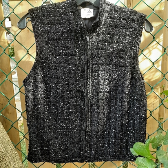 🌈VINTAGE BLACK BEADED ZIPPERED VEST - Picture 1 of 7